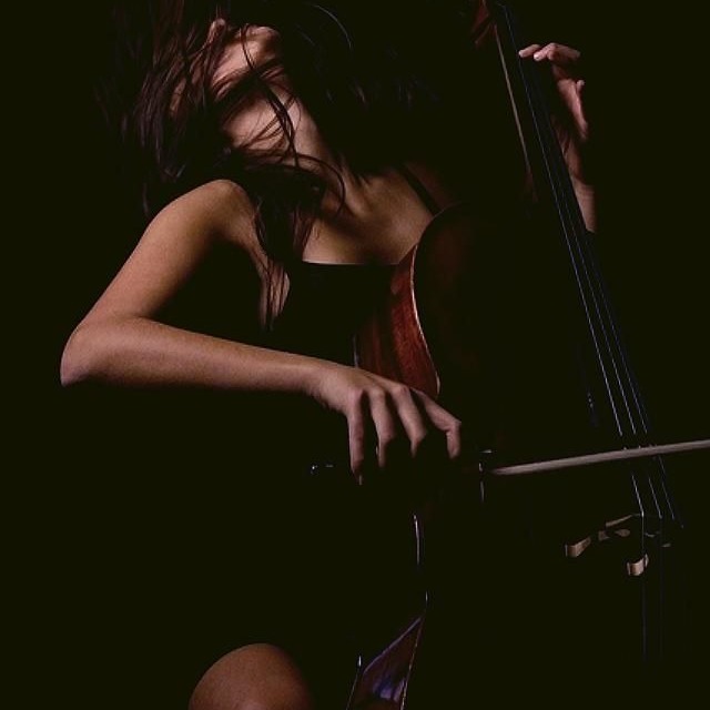 چهارقطعه‌اسطوره‌ای،ویولونسل‌افسانه ای‌وخدایگان آرشه‌"استفان‌هوسر"