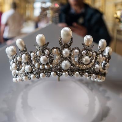 The hunt is on for the Louvre jewel thieves