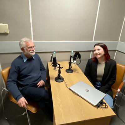 ,,Gdy ludzie spotykają się przy kolacji w domu to nie ma znaczenia, że są profesorami” z prof. Piotrem Olesiem