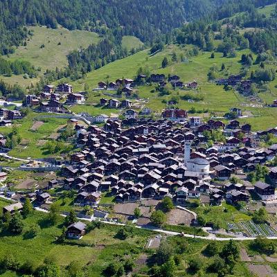 Helen Coffey: Oralara taşınmanız için size para ödeyecek kentler, kasabalar ve köyler