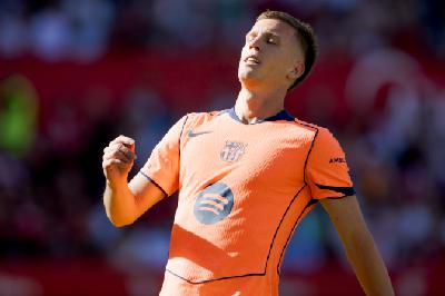Dani Olmo, amb una lesió muscular, abandona la concentració de la selecció espanyola