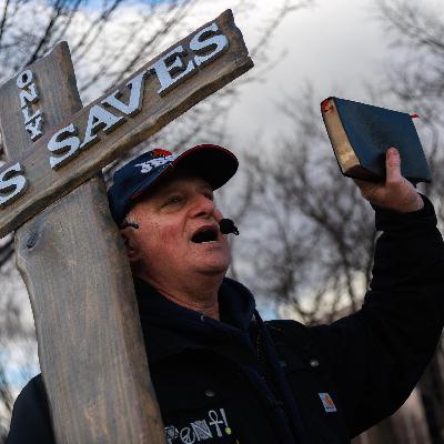 USA - Demokratiegegner mit der Bibel in der Hand