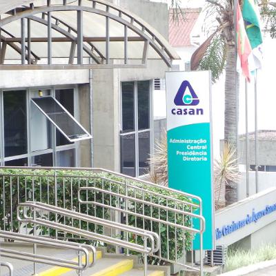 Casan anuncia redução de 4,21% nas tarifas de água e esgoto a partir de dezembro