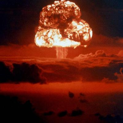 Путин против Трампа: кто раньше испытает ядерное оружие?