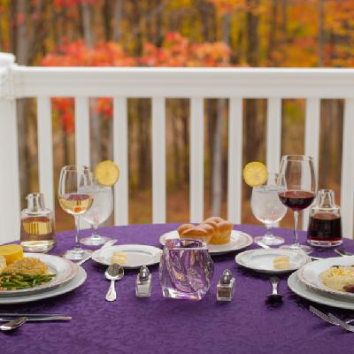 Beautiful River Spring Lodge: A Romantic Four-Star Retreat Just Across the Border Beautiful River Spring Lodge: A Romantic Four-Star Retreat Just Across the Border