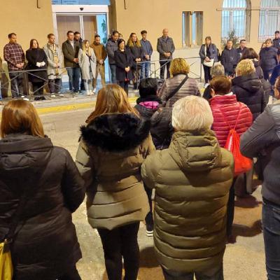 Vilanova condena la violència amb una concentració ciutadana Vilanova condena la violència amb una concentració ciutadana