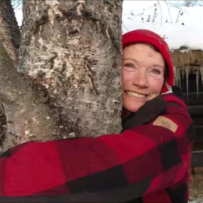Slik klemmer du et tre // Sjamaner og healere Peder Kittelsen Kaaber og Gunhild Bruheim Slik klemmer du et tre // Sjamaner og healere Peder Kittelsen Kaaber og Gunhild Bruheim