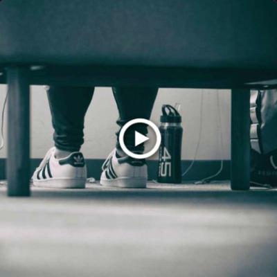 Geleide meditatie: Voeten Op De Vloer