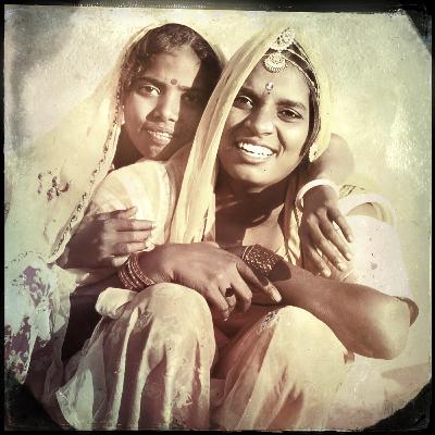 EP 313: India- The Weaver; The Dog Who Was A Rajah; The Fourth Wife Is The Wisest (Dracott)
