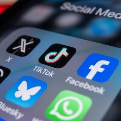 A cyberpschologist warning against a teen ban on smartphones
