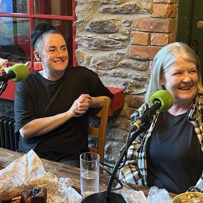 Deirdre Uí Fhlannúra, Louise Ní Bhrosnacháin, Vincent Ó Gormáin.