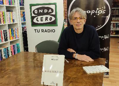 Llibrería Ali i Truc recomienda. 'Mil cosas', la última novela de Juan Tallón Llibrería Ali i Truc recomienda. 'Mil cosas', la última novela de Juan Tallón