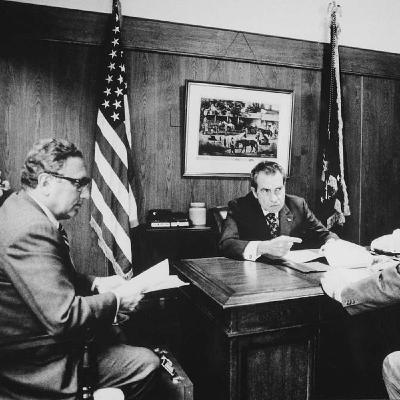 S8 Ep260: FERGUSON'S ANALYSIS, THE EMPEROR SYSTEM, AND AUGUSTAN AUTHORITY Colleagues Gaius and Germanicus, Friends of History Debating Society, Londinium, 91 AD. The speakers critique historian Niall Ferguson's recent characterization of Donald Trump as a composite