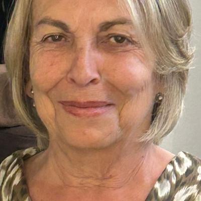 Entrevista a Rosario Otegui, fue la primera mujer Decana de la Facultad de Ciencias Políticas y Sociología de la Universidad Complutense de Madrid Entrevista a Rosario Otegui, fue la primera mujer Decana de la Facultad de Ciencias Políticas y Sociología de la Universidad Complutense de Madrid