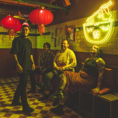 FLORES Y FUEGO en entrevista