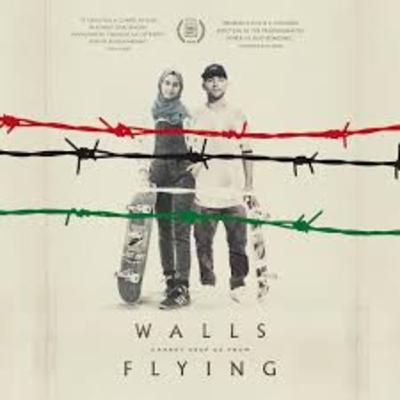 Superare le barriere a bordo di uno skate a Gaza