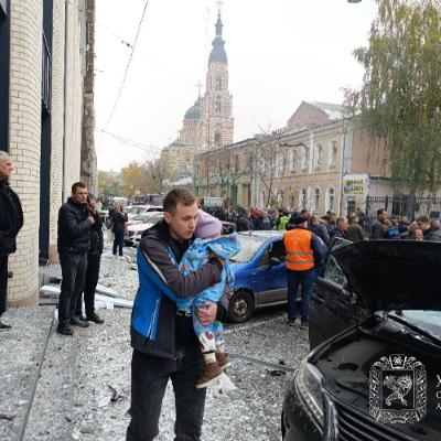російські дрони вдарили по дитсадку в Харкові: дітей евакуювали, загинув комунальник