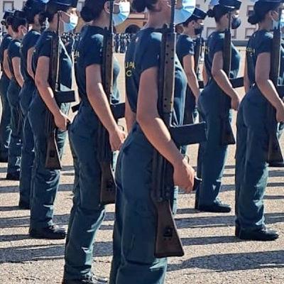 Más pateras, menos Guardias Civiles