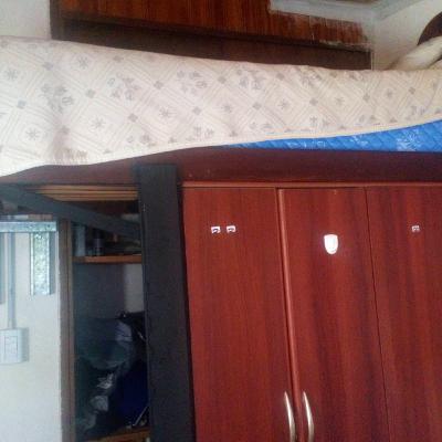 La cama sobre el ropero