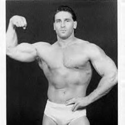 WMDP 4 – Old Days of Professional Wrestling and Ken known as Vince Torelli. Des Reviews the Cage Cam