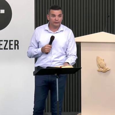 Credință reală într-o lume falsă - Adi Mocan Credință reală într-o lume falsă - Adi Mocan