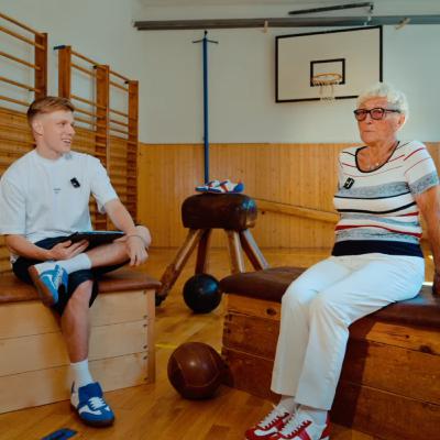 1:09:35 „Za války jsme se každý den loučili, jako bychom se už nikdy neměli vidět“ Sylva Knedlová - 2.ČÁST