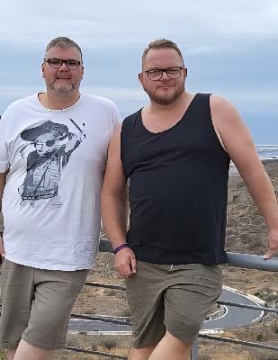 Sommer, Sonne, Prosecco und viel nackte Haut