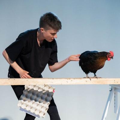 #170 Vistu manifests. Performances mākslinieks un aktīvists Mailo Mēness #170 Vistu manifests. Performances mākslinieks un aktīvists Mailo Mēness