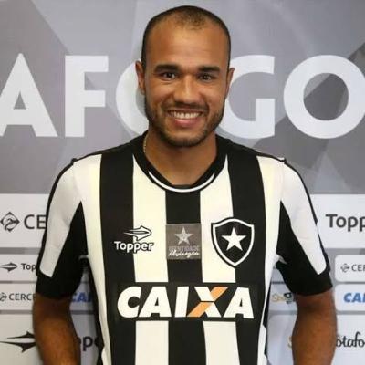 BATE-PAPO COM ROGER, EX-JOGADOR E ATUAL TÉCNICO BATE-PAPO COM ROGER, EX-JOGADOR E ATUAL TÉCNICO