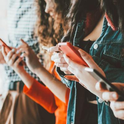 刷手机会让人变笨、变胖和孤独?为何我们会手机成瘾?来看看隐藏在大脑里的机制 刷手机会让人变笨、变胖和孤独?为何我们会手机成瘾?来看看隐藏在大脑里的机制