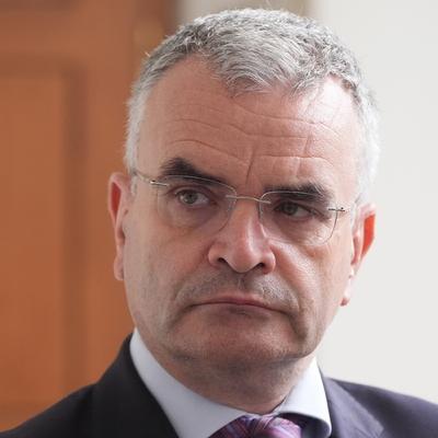 Díospóireacht Dála i leith na Gaeilge & Gaeltachta : Naoise Ó Cearúil, Conor d McGuinness agus an tAire Gaeltachta Dara Calleary. Díospóireacht Dála i leith na Gaeilge & Gaeltachta : Naoise Ó Cearúil, Conor d McGuinness agus an tAire Gaeltachta Dara Calleary.