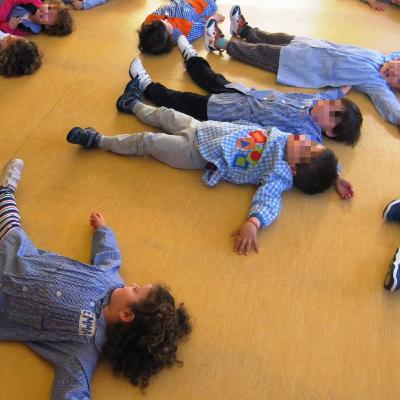TEMA 10 Evaluación de las capacidades motrices en relación con el desarrollo evolutivo general. Educación sensomotriz y psicomotriz en las primeras etapas de la infancia.