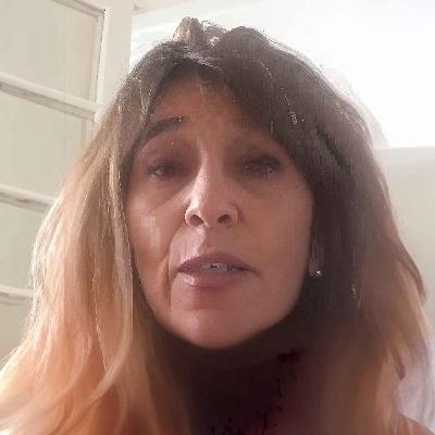 SEULE AVEC SON PÈRE, ELLE ÉTAIT SON OBJET