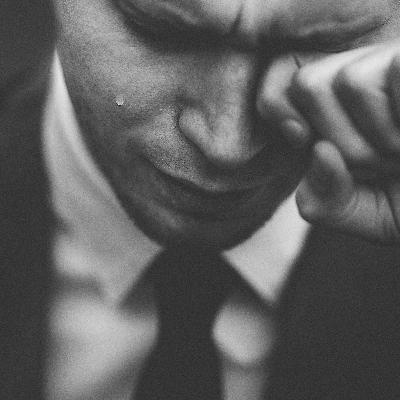 Moeilijke emoties toelaten: mindful blijven als het stormt