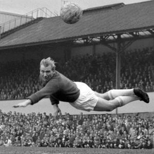 Efemerides -Bert Trautmann el arquero Nazi Efemerides -Bert Trautmann el arquero Nazi