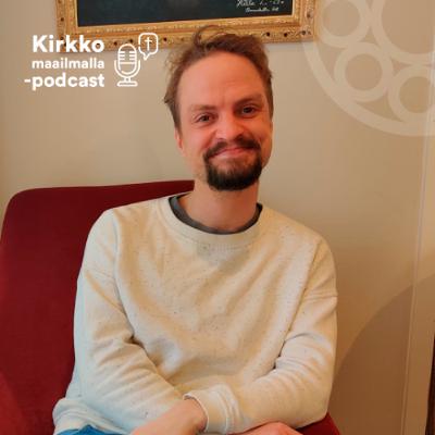 Tero Matero keskittyy rukoillessaan kuuntelemaan