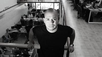 Christian Domínguez, Maniak: ¡Sí vendió servicios digitales a los gringos!