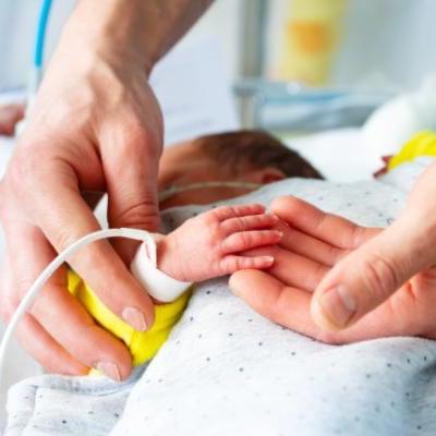 "Nacer con abstinencia", una investigación sobre embarazos y adicciones