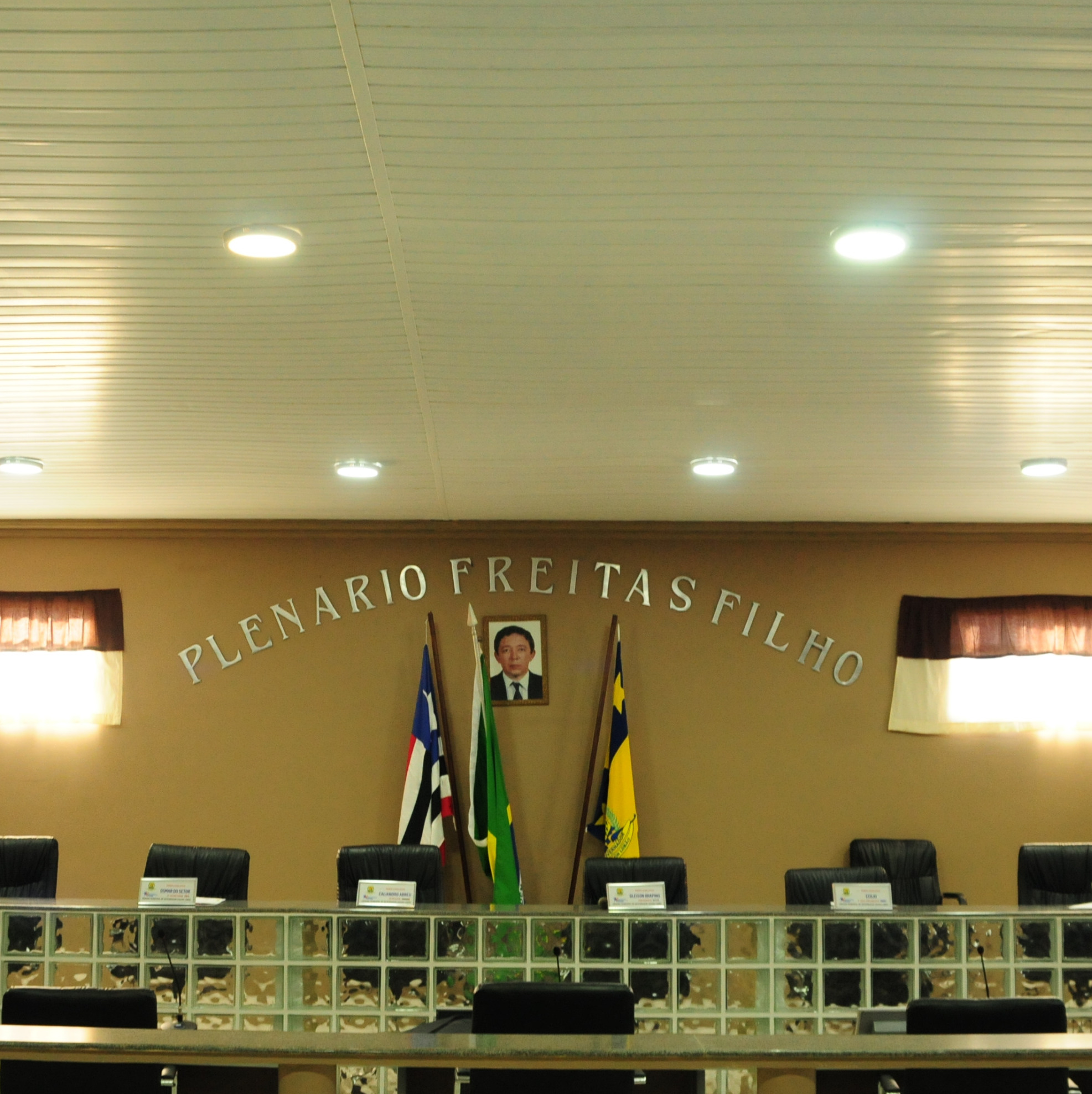 REMOCIF -  POLITICA DA HORA