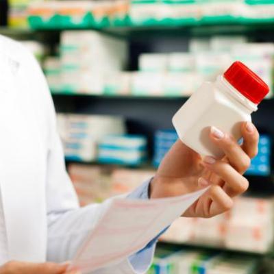 Dispensação de Medicamentos em Farmácia hospitalar - Júlia Nunes