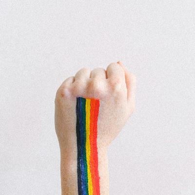 #255 - Interview - LGBTQIA+ na Komunidad sa Pilipinas, Pagiging Lesbian, Filipinx, Gay Lingo, at Dating Apps sa Pilipinas (ft. Veronica)