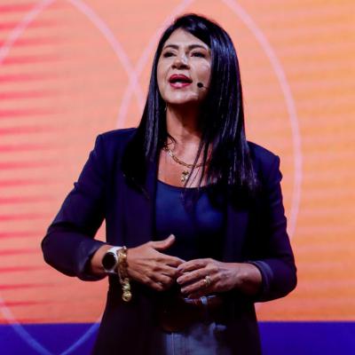 A voz certa muda tudo: Entre tantas vozes, escolha a eterna — Suellen Emery