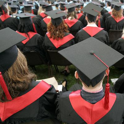 Vom Hörsaal ins Jobcenter: Arbeitslosigkeit unter Akademikern nimmt zu