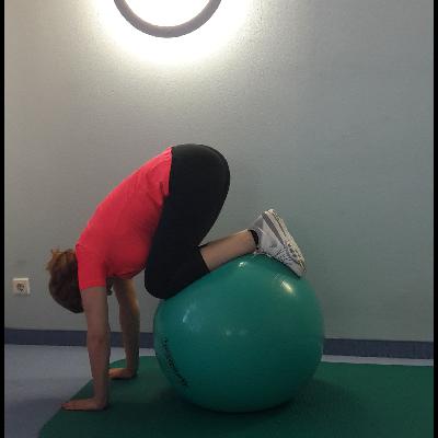 Zurück in Bewegung – Krankengymanstik nach einer Wirbelsäulenoperation Zurück in Bewegung – Krankengymanstik nach einer Wirbelsäulenoperation