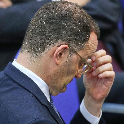Rekordbeiträge, aber chronisch pleite: Hat Jens Spahn die Krankenkassen ausgenommen? Rekordbeiträge, aber chronisch pleite: Hat Jens Spahn die Krankenkassen ausgenommen?