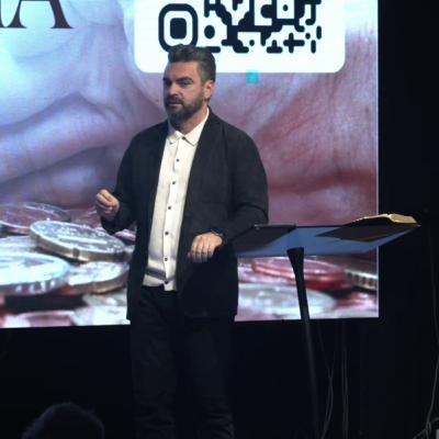 Banul și lăcomia - Cristian Popa