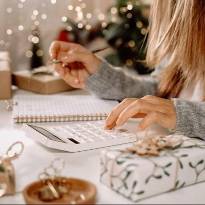 Πώς να μπεις στο κλίμα των γιορτών χωρίς να αδειάσει το πορτοφόλι σου