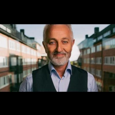 Episode 33: Cultivating Resiliency in Personal and Professional Life with Malcolm Larri