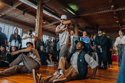Behind the Scenes: Bringing Out of the Shadows Popping Battle to Life