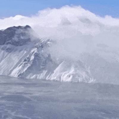 吉林省長白山の湖「天池」の水が沸騰!? 吉林省長白山の湖「天池」の水が沸騰!?